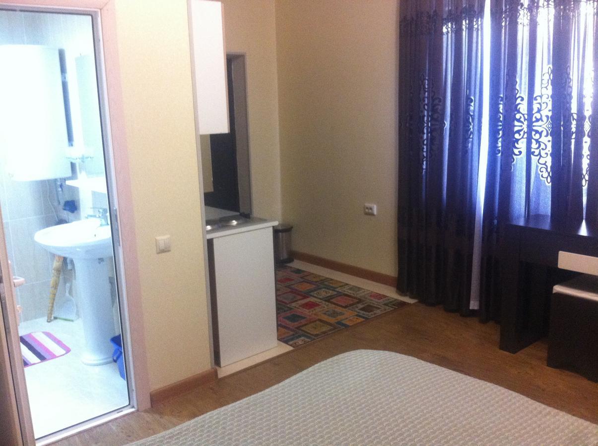 Vacation Home On Krasnomayakskaya 36 Сухуми Екстериор снимка