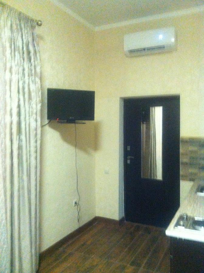 Vacation Home On Krasnomayakskaya 36 Сухуми Екстериор снимка